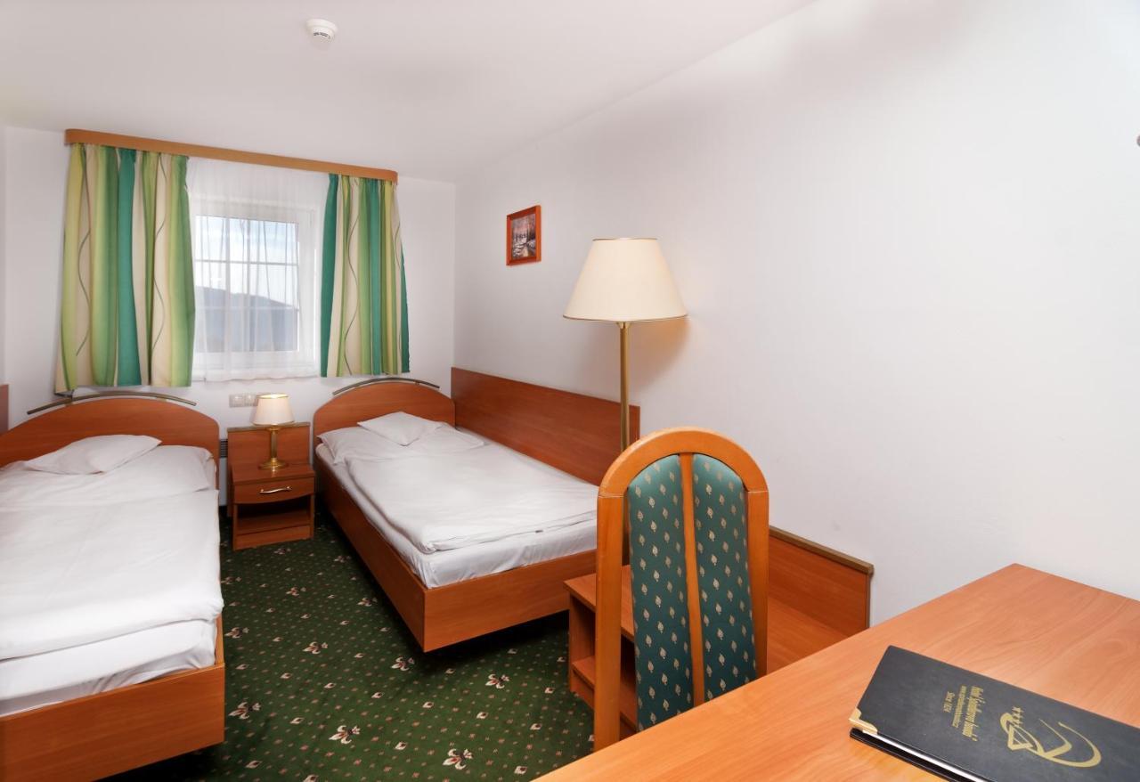 Hotel Spindlerova Bouda Spindleruv Mlyn Room photo